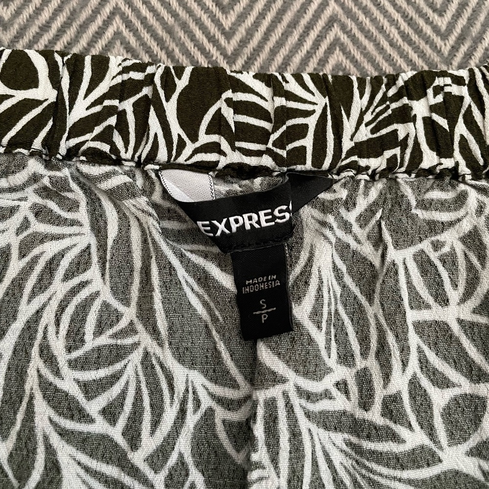 EXPRESS OFF THE SHOULDER ROMPER - Picture 5 of 6